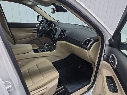 Used 2022 Jeep Grand Cherokee Laredo E image 15