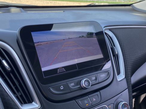 Used 2025 Chevrolet Malibu LS FWD image 22