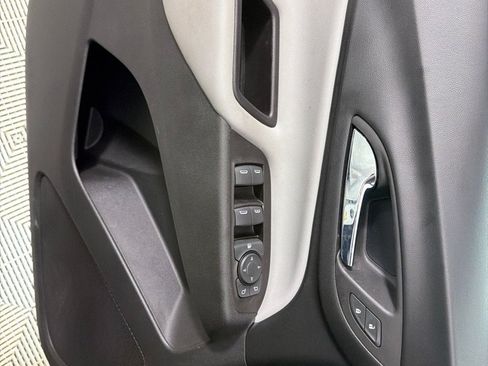 Used 2022 Chevrolet Equinox LS w/ LPO, Floor Liner Package AWD/4WD image 10