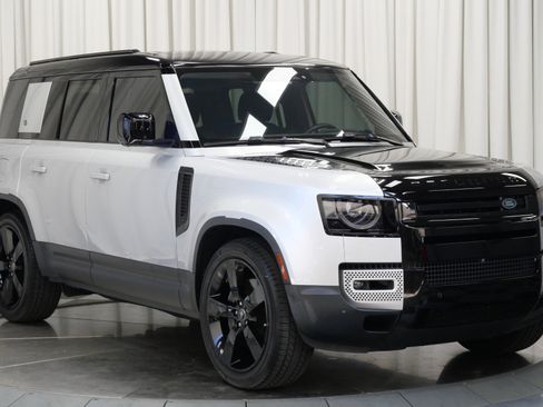 Used 2020 Land Rover Defender 110 First Edition image 3