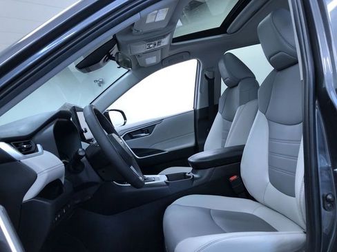 Certified 2023 Toyota RAV4 XLE Premium AWD/4WD image 17