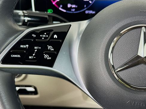 Used 2025 Mercedes-Benz C 300 Sedan image 11