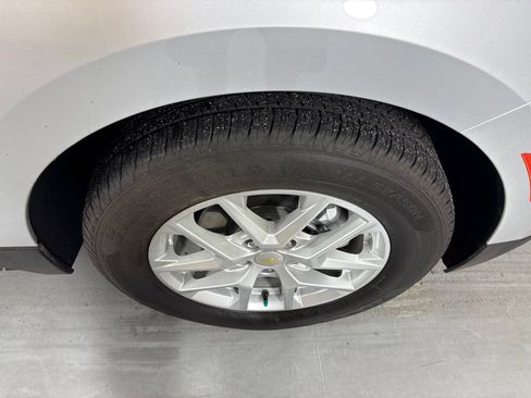Used 2022 Chevrolet Equinox LT FWD image 10