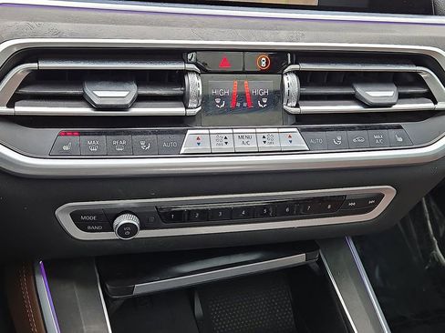 Used 2023 BMW X5 xDrive40i w/ M Sport Package image 28