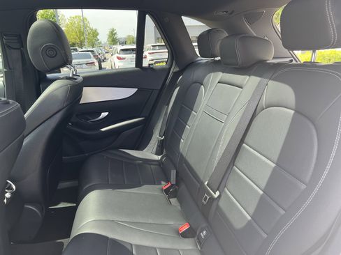 Used 2020 Mercedes-Benz GLC 300 4MATIC image 32