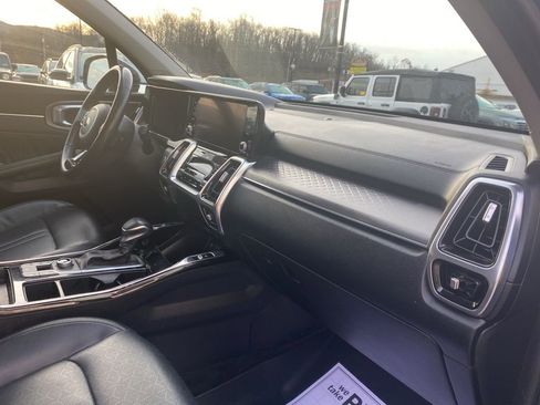 Used 2021 Kia Sorento SX image 8