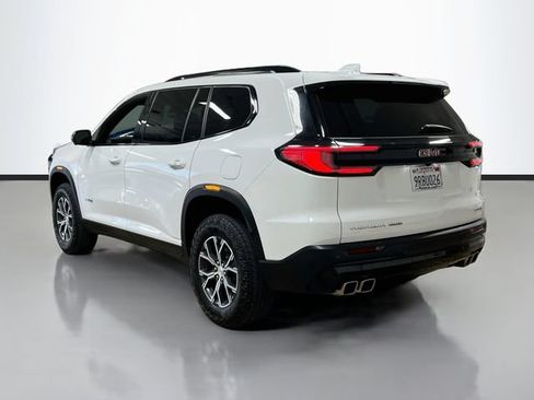Used 2025 GMC Acadia AT4 w/ Luxury Package AWD/4WD image 5