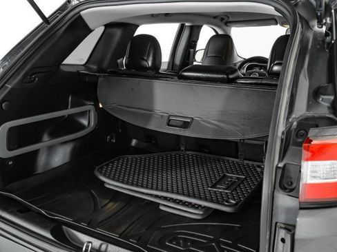 Used 2017 Jeep Cherokee Trailhawk w/ Cold Weather Group image 44