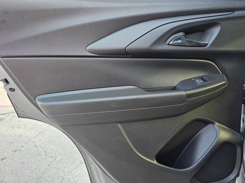 Used 2025 Chevrolet TrailBlazer LT w/ Driver Confidence Package image 12