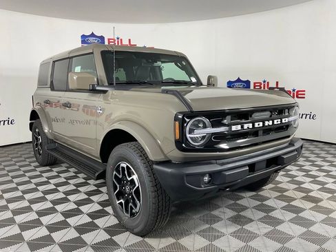 New 2026 Ford Bronco Outer Banks AWD/4WD image 1