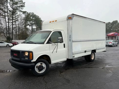 Used 2000 GMC Savana 3500 image 3