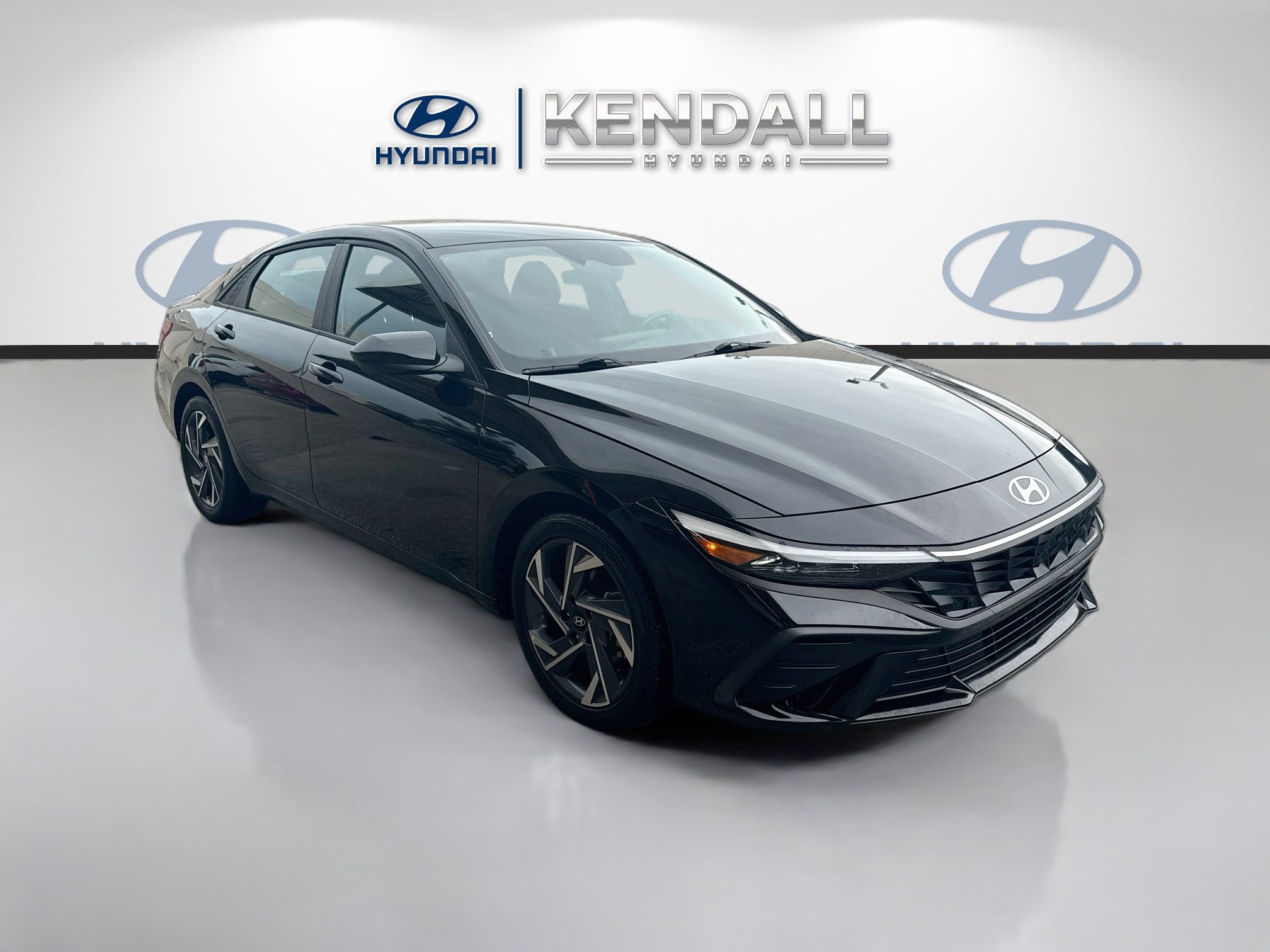 Used 2025 Hyundai Elantra Sport FWD image 1