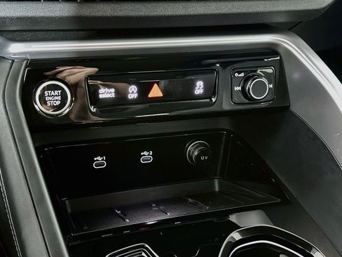 Used 2025 Audi Q5 Premium Plus w/ Premium Plus AWD/4WD image 16