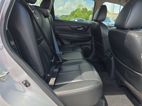 Used 2019 Nissan Rogue SL AWD/4WD image 14