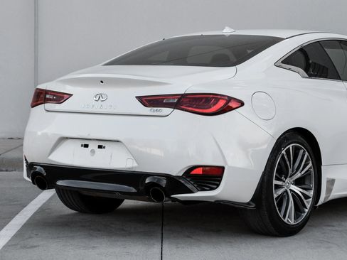 Used 2017 INFINITI Q60 3.0t w/ Premium Plus Package 3.0T image 12