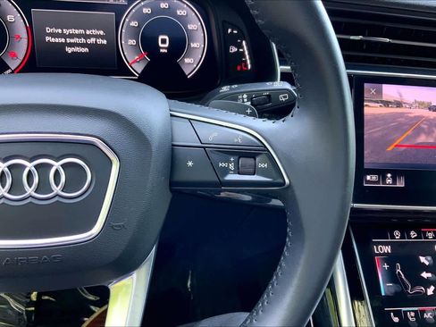Used 2019 Audi Q8 Premium Plus w/ Premium Plus AWD/4WD image 24