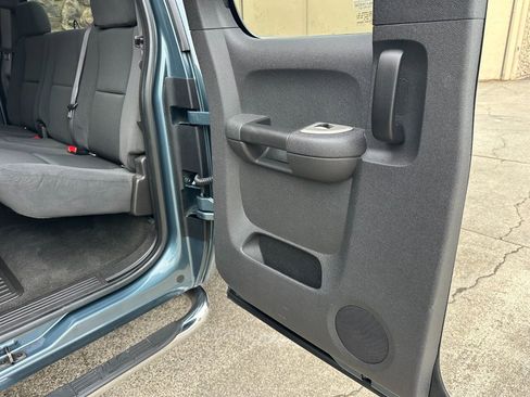 Used 2007 Chevrolet Silverado 2500 LT w/ 2LT Audio Package image 19