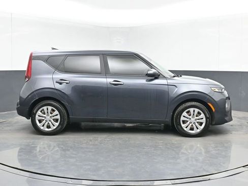 Used 2020 Kia Soul LX image 11