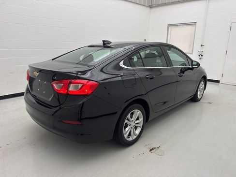 Used 2019 Chevrolet Cruze LT w/ LT Fleet Convenience Package image 11