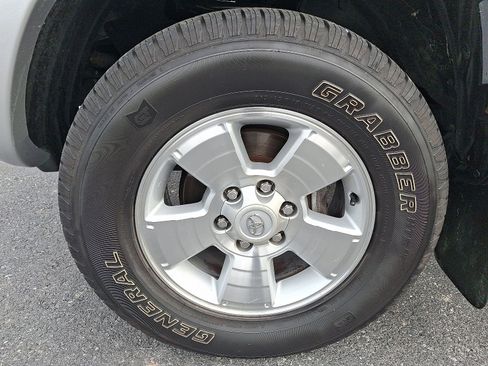 Used 2010 Toyota Tacoma PreRunner image 9