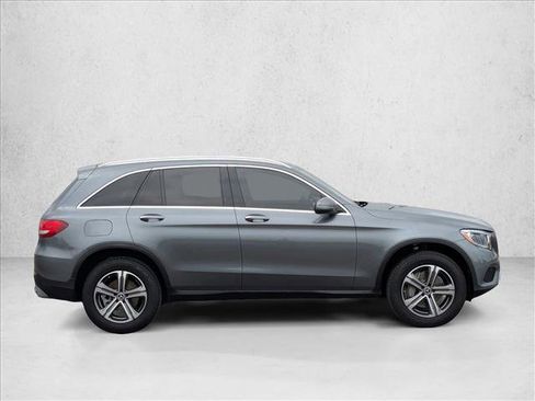 Used 2019 Mercedes-Benz GLC 300 4MATIC image 4