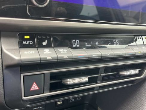 Used 2025 Toyota Camry LE w/ Convenience Package FWD image 38