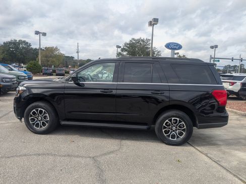 Certified 2024 Ford Expedition XLT image 7