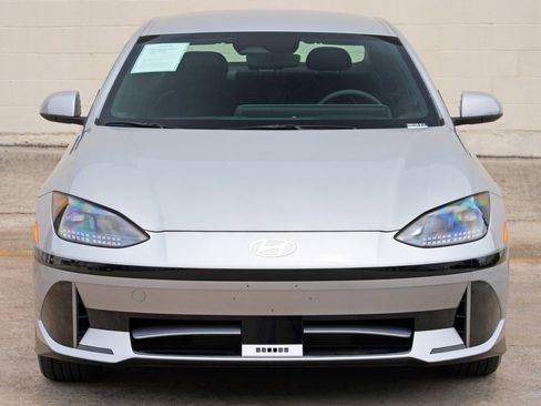 Used 2025 Hyundai Ioniq 6 SE RWD image 42