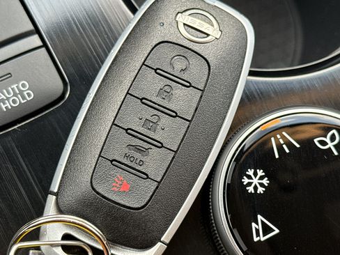 Certified 2025 Nissan Rogue SV AWD/4WD image 36