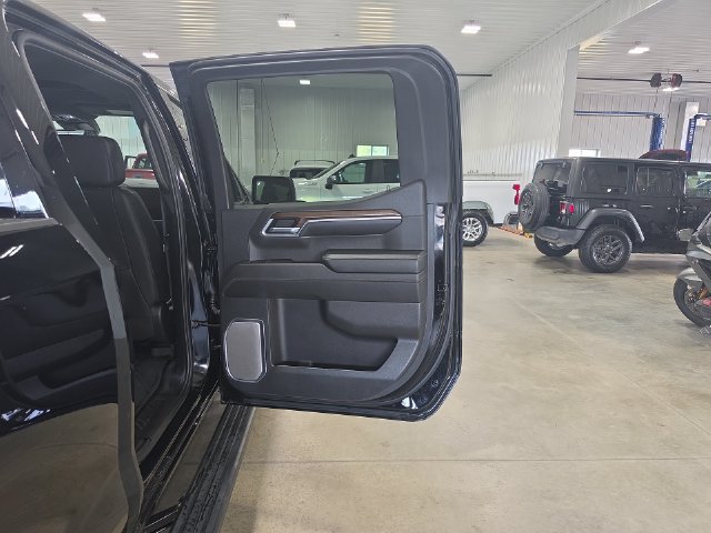 Used 2024 Chevrolet Silverado 1500 High Country w/ High Country Premium Package AWD/4WD image 30