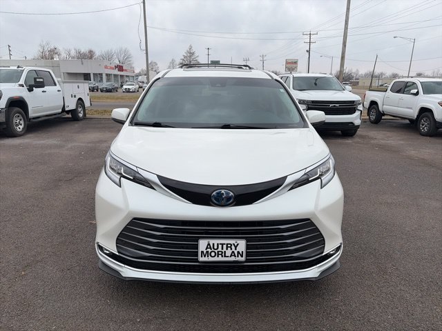 Used 2021 Toyota Sienna Limited w/ Outdoor Package (TMS) AWD/4WD image 9