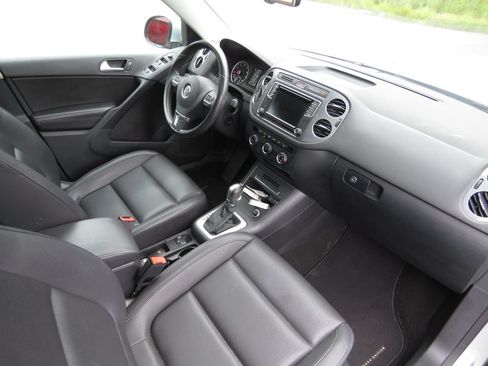 Used 2017 Volkswagen Tiguan Wolfsburg Edition AWD/4WD image 14