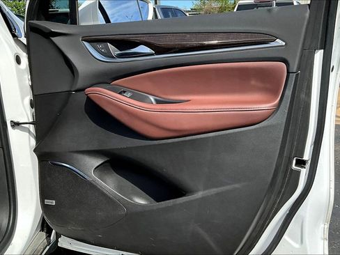 Used 2018 Buick Enclave Avenir w/ Avenir Technology Package FWD image 19