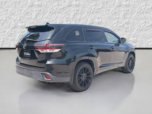 Used 2019 Toyota Highlander Limited Platinum AWD/4WD image 3