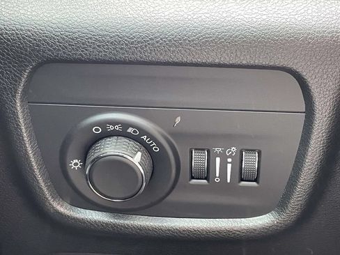 Used 2023 Jeep Grand Cherokee Altitude AWD/4WD image 19