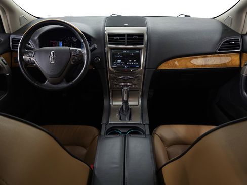 Used 2013 Lincoln MKX AWD image 10