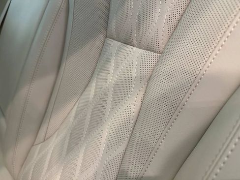 Used 2023 Buick Envision Avenir FWD image 38