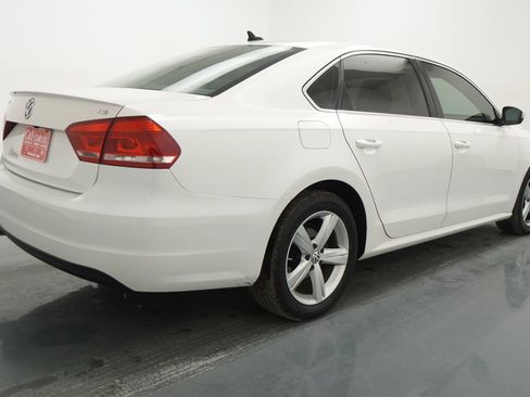 Used 2015 Volkswagen Passat 1.8T Limited Edition FWD image 8