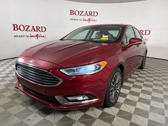 Used 2017 Ford Fusion SE w/ Fusion SE Technology Package FWD image 4