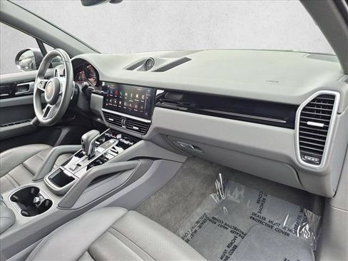 Used 2023 Porsche Cayenne AWD/4WD image 23