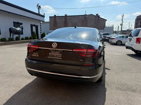 Used 2018 Volkswagen Passat 2.0T SE FWD image 3