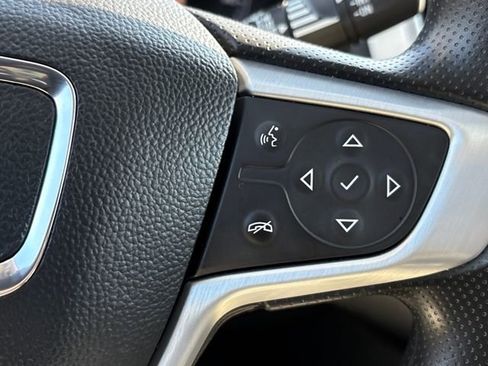 Used 2024 GMC Terrain SLE image 18