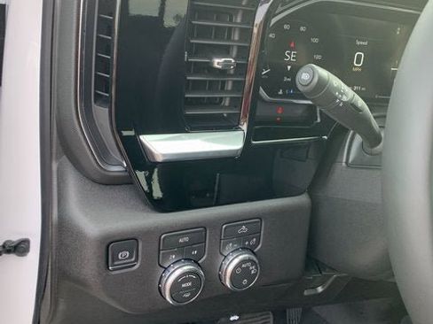 New 2026 GMC Sierra 1500 SLE w/ Preferred Package image 18