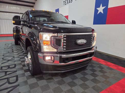 Used 2020 Ford F450 Lariat w/ Lariat Value Package image 23
