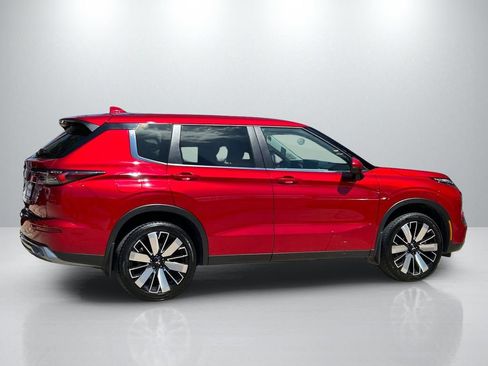 Used 2025 Mitsubishi Outlander SE FWD image 4