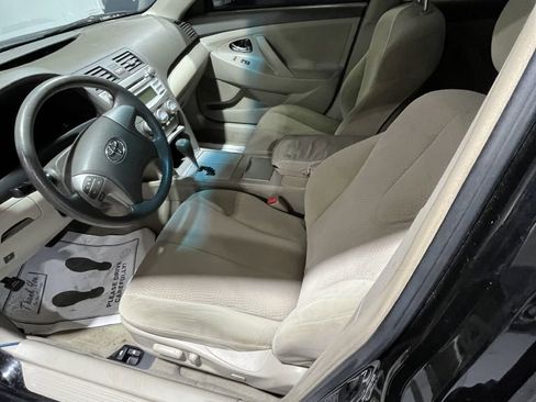 Used 2010 Toyota Camry image 5