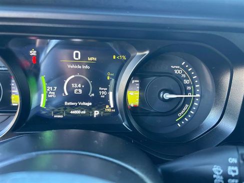 Used 2024 Jeep Wrangler Unlimited Sahara image 21