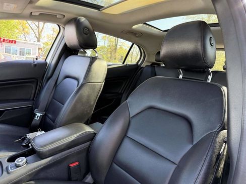 Used 2015 Mercedes-Benz GLA 250 image 9