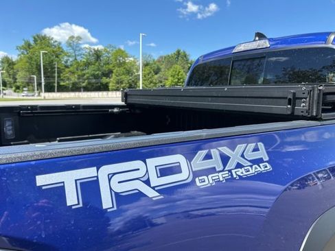Used 2023 Toyota Tacoma TRD Off-Road w/ Technology Package AWD/4WD image 37