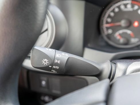 Used 2022 Toyota Tacoma SR image 21